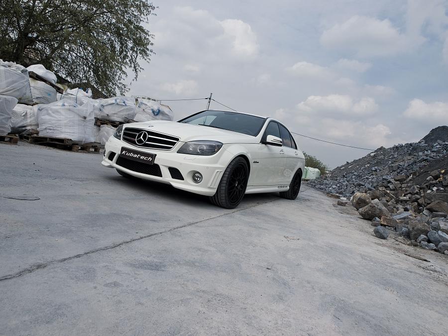  Mercedes-Benz C63 AMG by McChip-DKR 2011 года  (фото 7 из 11)